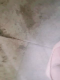 ✿户外刺激✿两个白富美在早茶闹市跳蛋自慰鲜鲍溢出白色淫汁周围都是