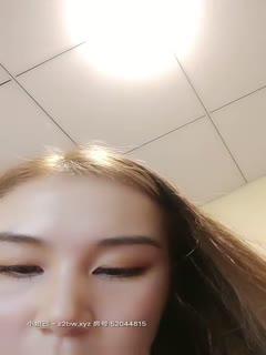 迷人小姐颜值不错大奶肥逼妹子自慰诱惑，护士情趣装黑丝翘起双脚跳蛋